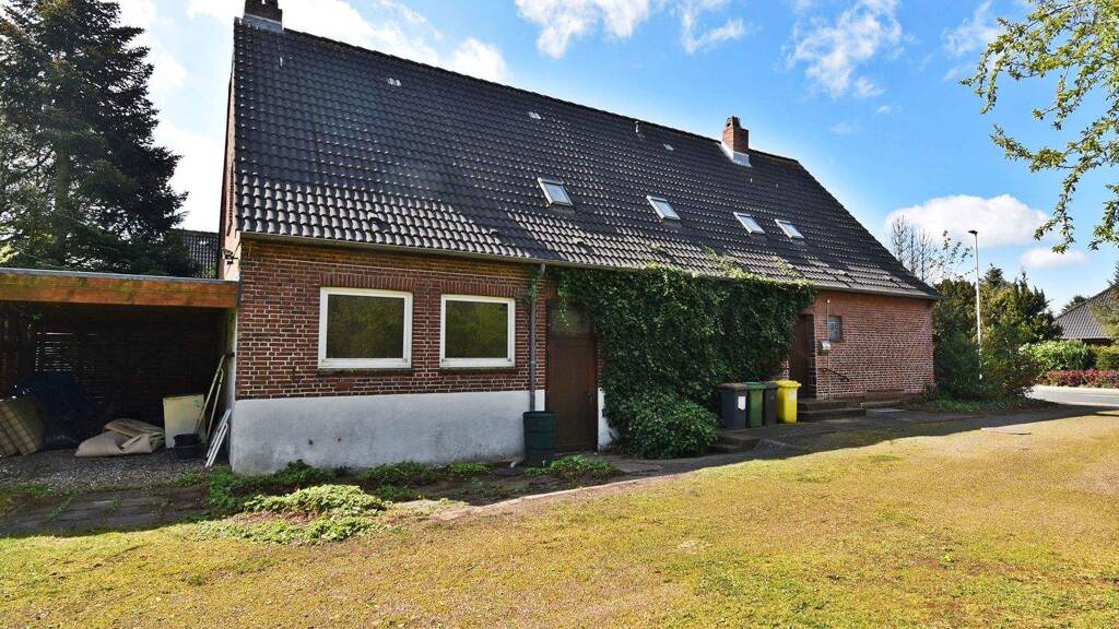 Einfamilienhaus zum Kauf 249.000 € 8 Zimmer 183 m² 1.883 m² Grundstück Husum 25813