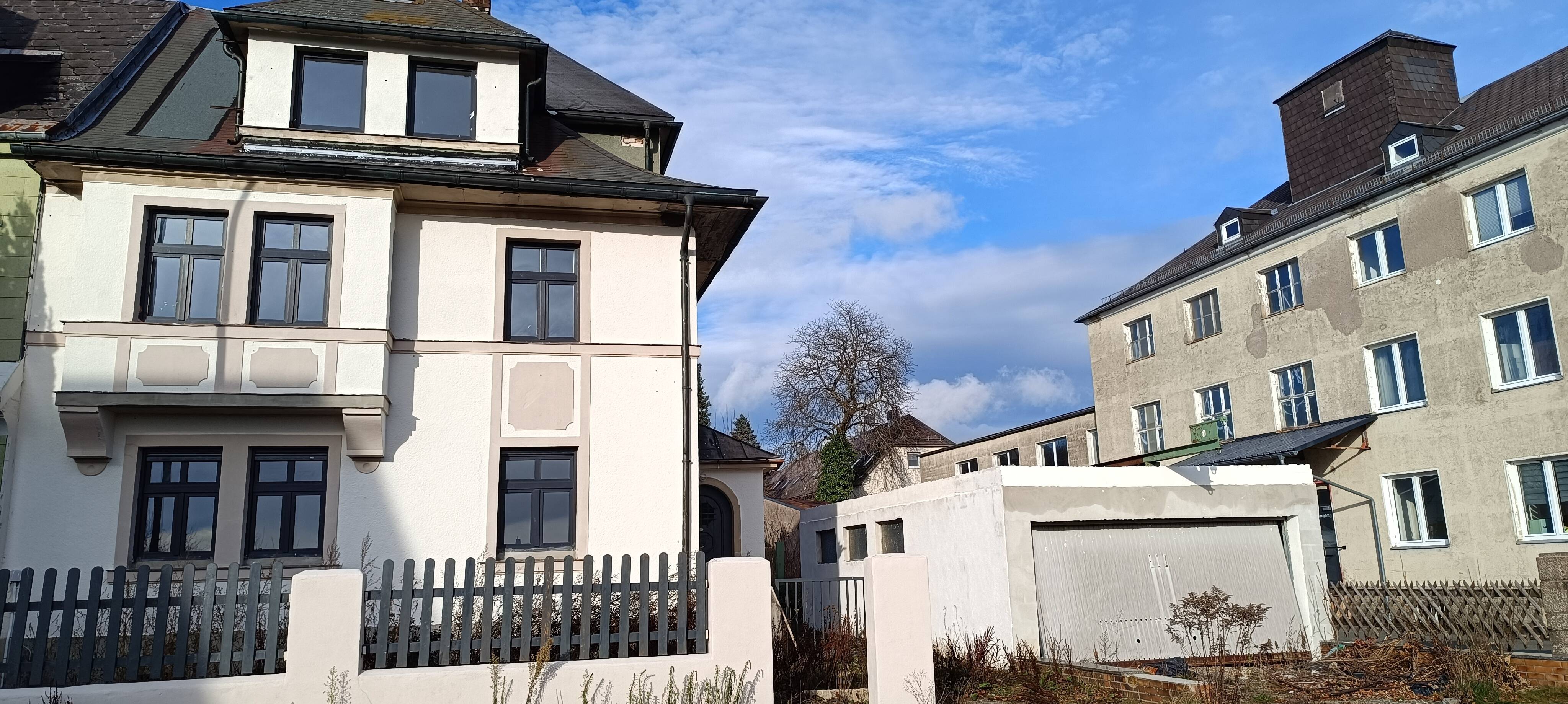 Immobilie in Helmbrechts - Achtung Kaufpreisänderung!  Stilvolles Wohnen in einem teilweise renovierten und modernisierten Stadthaus - Bild 2