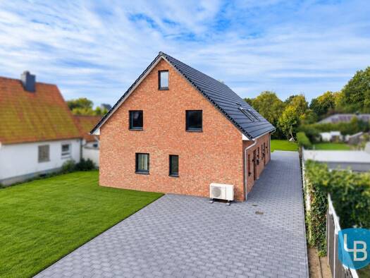 Doppelhaushälfte zur Miete - Erstbezug 1.900 € 5 Zimmer 133,7 m² 450 m² Grundstück Padenstedt 24634