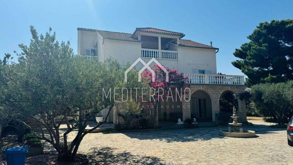 Einfamilienhaus zum Kauf 1.500.000 € 8 Zimmer Sibenik - Okolica 22000