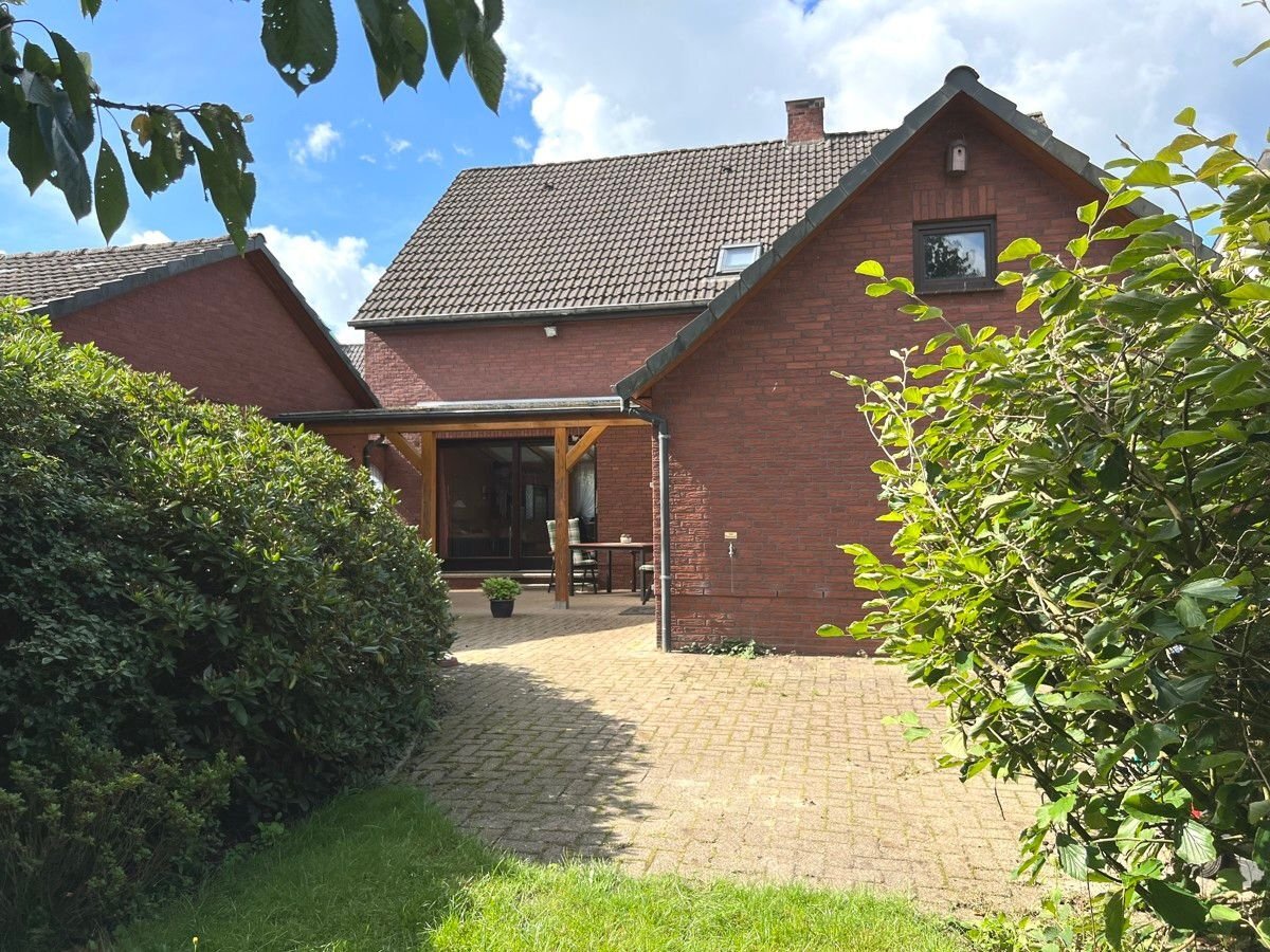 Einfamilienhaus zum Kauf 249.000 € 6 Zimmer 185 m²<br/>Wohnfläche 935 m²<br/>Grundstück Blumenthal Bremen / Blumenthal 28779