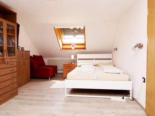 Wohnung zur Miete 350 € 2 Zimmer 49 m² frei ab 01.12.2026 Roßtal Roßtal 90574