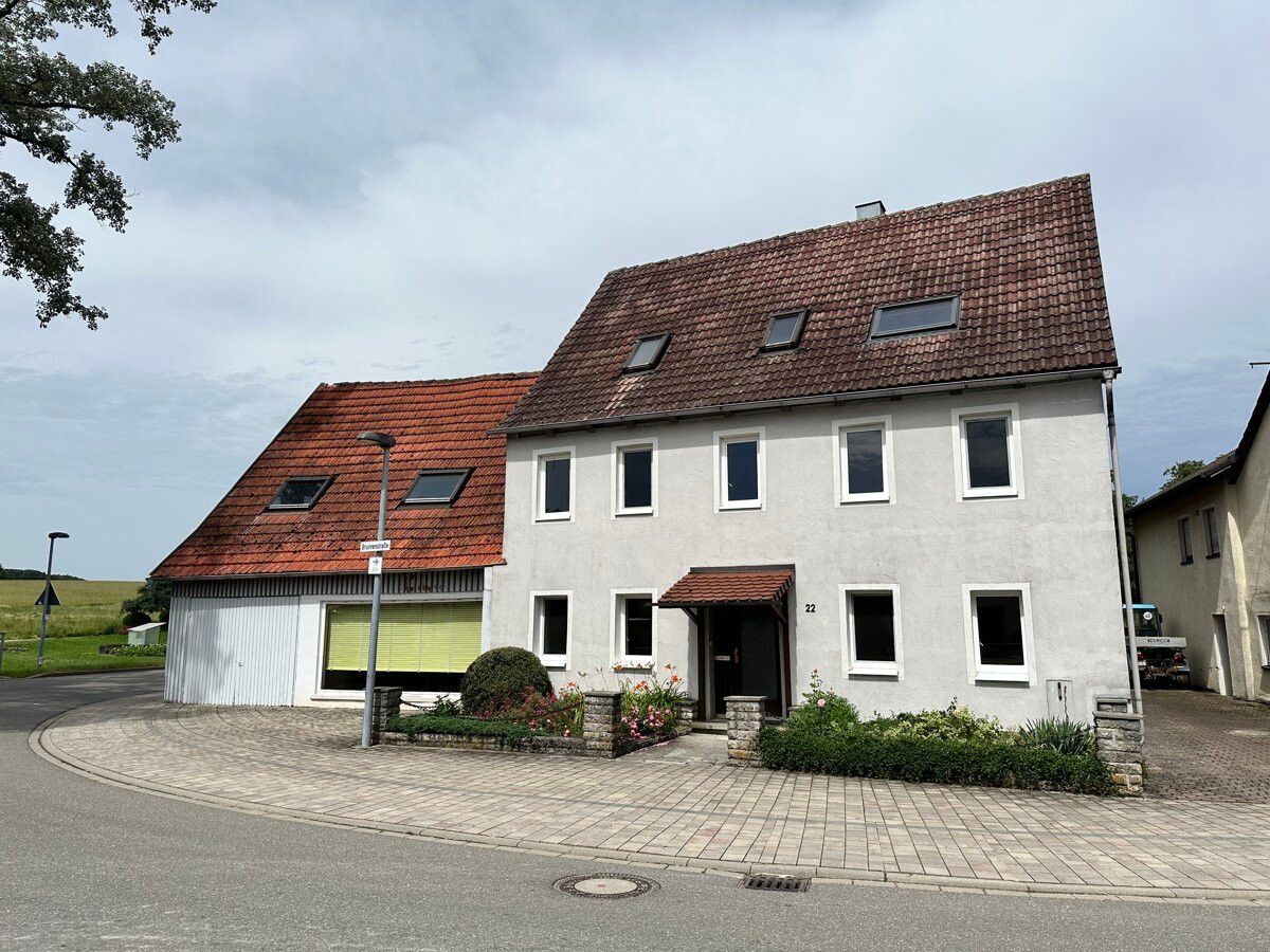 Mehrfamilienhaus zum Kauf 295.000 € 11 Zimmer 250 m²<br/>Wohnfläche 700 m²<br/>Grundstück Gaggstatt Kirchberg an der Jagst / Gaggstatt 74592