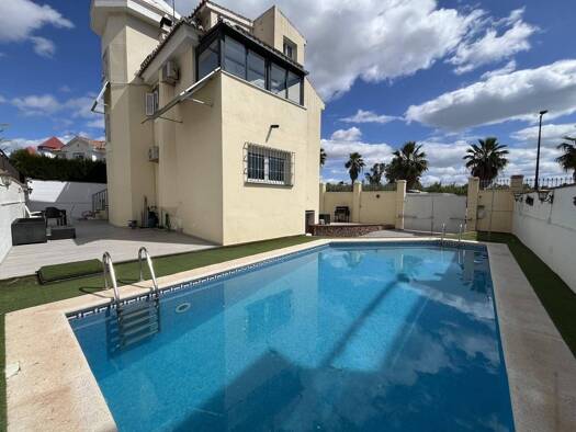 Chalet zum Kauf 940.000 € 4 Zimmer 296 m² 355 m² Grundstück Torremolinos 29620