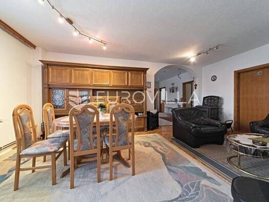 Haus zum Kauf 260.000 € 3 Zimmer 168 m² Cepin Čepin