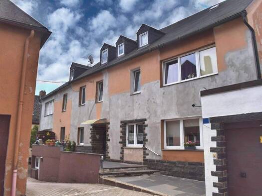 Mehrfamilienhaus zum Kauf als Kapitalanlage geeignet 160.000 € 15 Zimmer 320 m² 515 m² Grundstück Marktleuthen 95168