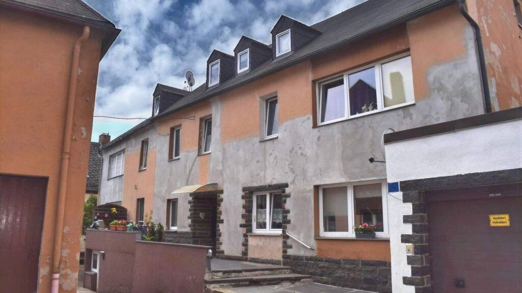 Mehrfamilienhaus zum Kauf als Kapitalanlage geeignet 160.000 € 15 Zimmer 320 m² 515 m² Grundstück Marktleuthen 95168
