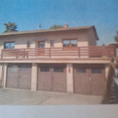 Haus zur Miete 1.750 € 6 Zimmer 146 m² 2.000 m² Grundstück Pöhl 08543