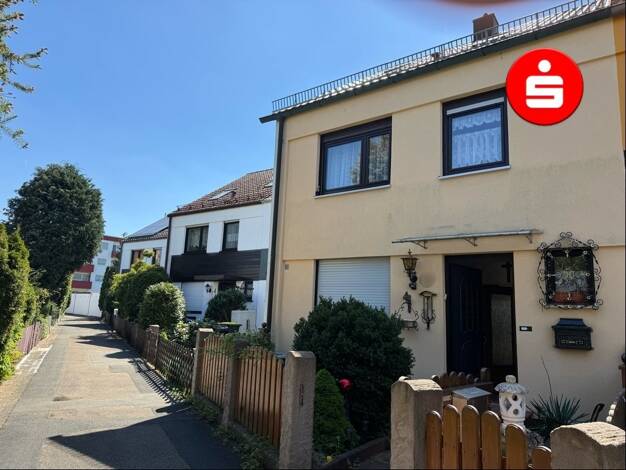 Reihenmittelhaus zum Kauf 399.000 € 5 Zimmer 136,1 m² 201 m² Grundstück frei ab sofort Nürnberg 90455