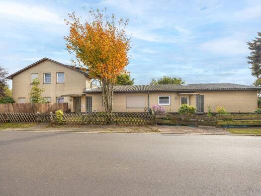 Mehrfamilienhaus zum Kauf 375.000 € 8 Zimmer 213 m² 1.053 m² Grundstück Klein Offenseth-Sparrieshoop 25365