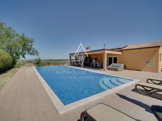 Einfamilienhaus zum Kauf 1.100.000 € 5 Zimmer 165 m² Novigrad Novigrad 52466