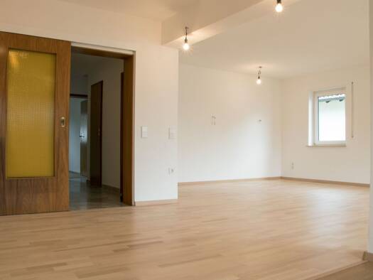 Wohnung zur Miete 1.290 € 3 Zimmer 90 m² Geschoss 1/2 frei ab sofort Meisenstraße Brühl 68782