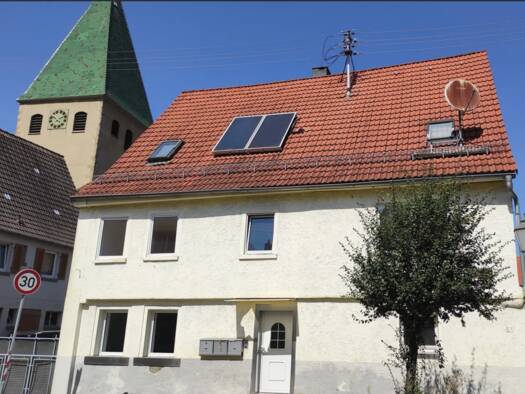Wohnung zur Miete 1.000 € 3 Zimmer 94 m² 1. Geschoss Hauptstraße 30 Pleidelsheim 74385
