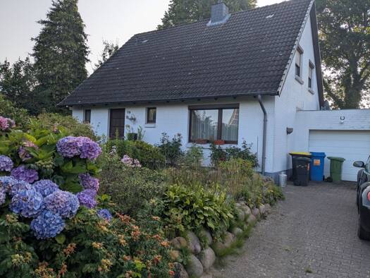 Einfamilienhaus zum Kauf 278.000 € 4 Zimmer 123 m² 746 m² Grundstück frei ab sofort Tellingstedt 25782