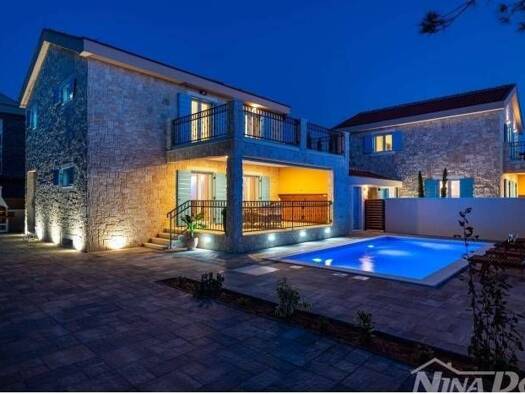 Haus zum Kauf 700.000 € 3 Zimmer 190 m² Privlaka