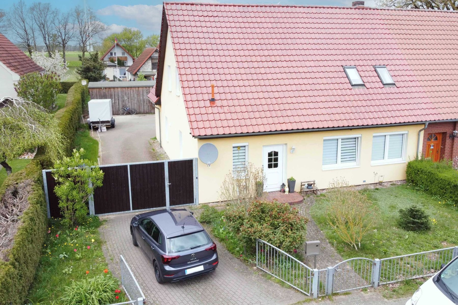 Doppelhaushälfte zum Kauf 239.000 € 6 Zimmer 165,1 m²<br/>Wohnfläche 1.365,1 m²<br/>Grundstück Uelitz 19077