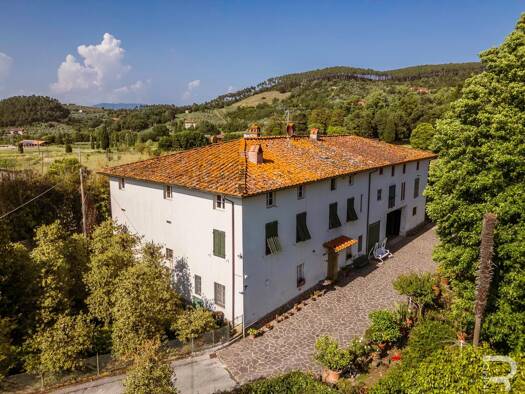 Villa zum Kauf 1.500.000 € 4 Zimmer 984 m² 26.000 m² Grundstück frei ab sofort Capannori 55012
