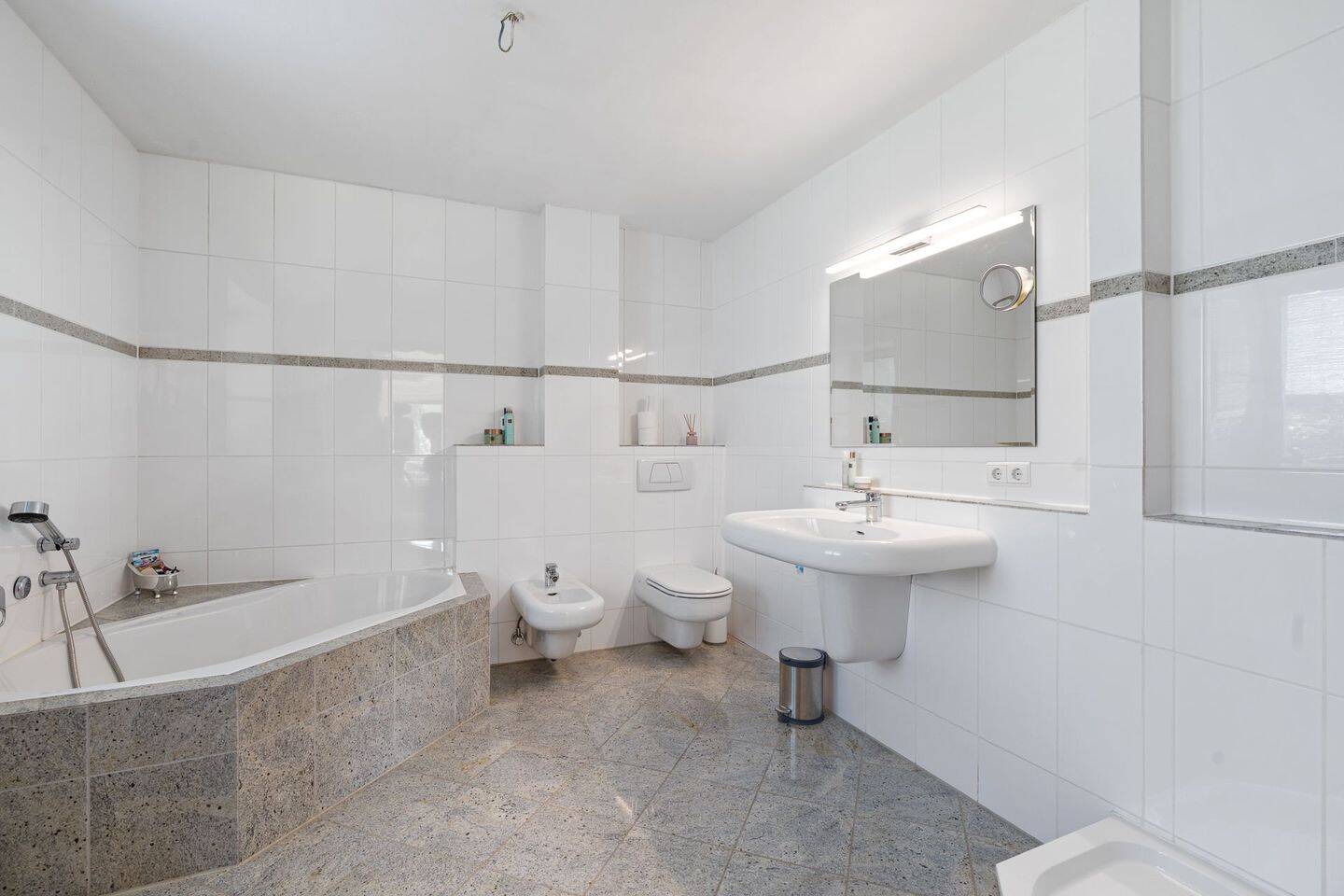 Besondere Villa in sehr bevorzugter Wohnlage. – Hamburg – Vorschaubild 13