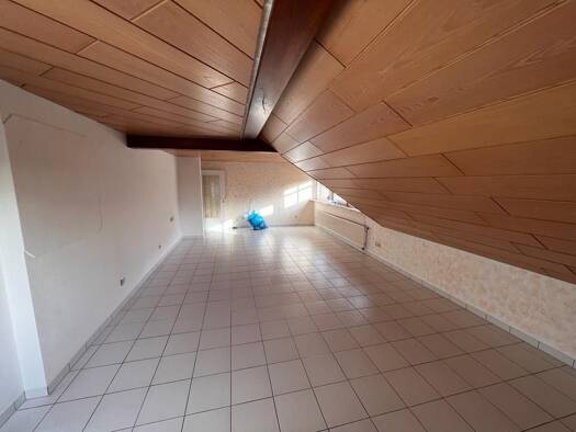 Wohnung zur Miete 800 € 3 Zimmer 87 m² Geschoss 1/1 frei ab 01.10.2026 Hülben 72584