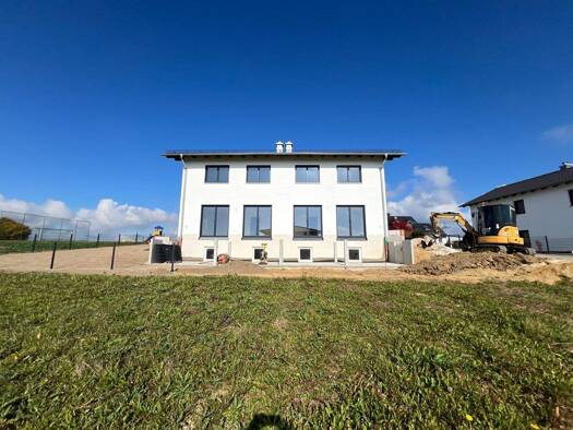 Doppelhaushälfte zur Miete - Erstbezug 1.980 € 5 Zimmer 133 m² frei ab 01.12.2025 Am Kornfeld Reichersdorf Bruckberg 84079