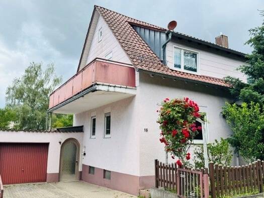 Doppelhaushälfte zum Kauf 298.000 € 8 Zimmer 177,5 m² 545 m² Grundstück Gölshausen Bretten - Gölshausen 75015
