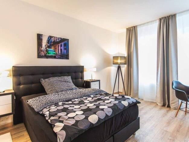 WG-Zimmer zur Miete Wohnen auf Zeit 650 € 23 m² 5. Geschoss frei ab 01.08.2025 Uhlandstraße 00 5.OGli Ostend Frankfurt am Main 60314