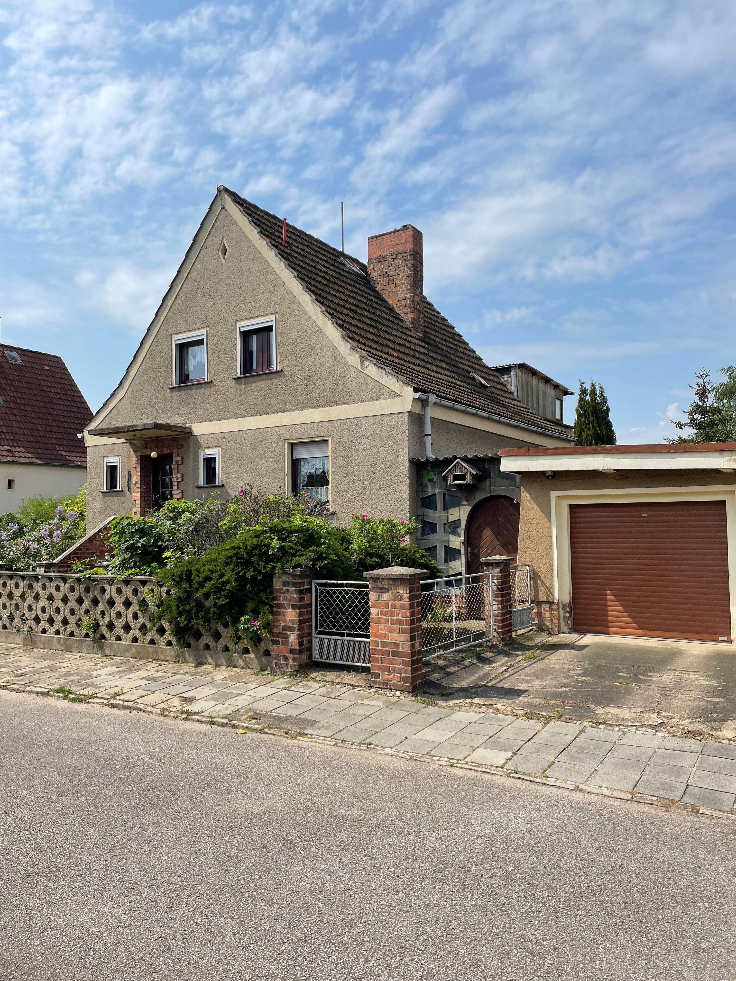 Einfamilienhaus zum Kauf 90.000 € 5 Zimmer 105 m²<br/>Wohnfläche 612 m²<br/>Grundstück Bernburg Bernburg 06406