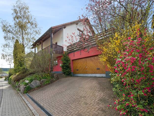 Einfamilienhaus zum Kauf provisionsfrei 448.000 € 7 Zimmer 147,4 m² 522 m² Grundstück Langenschiltach Sankt Georgen im Schwarzwald 78112