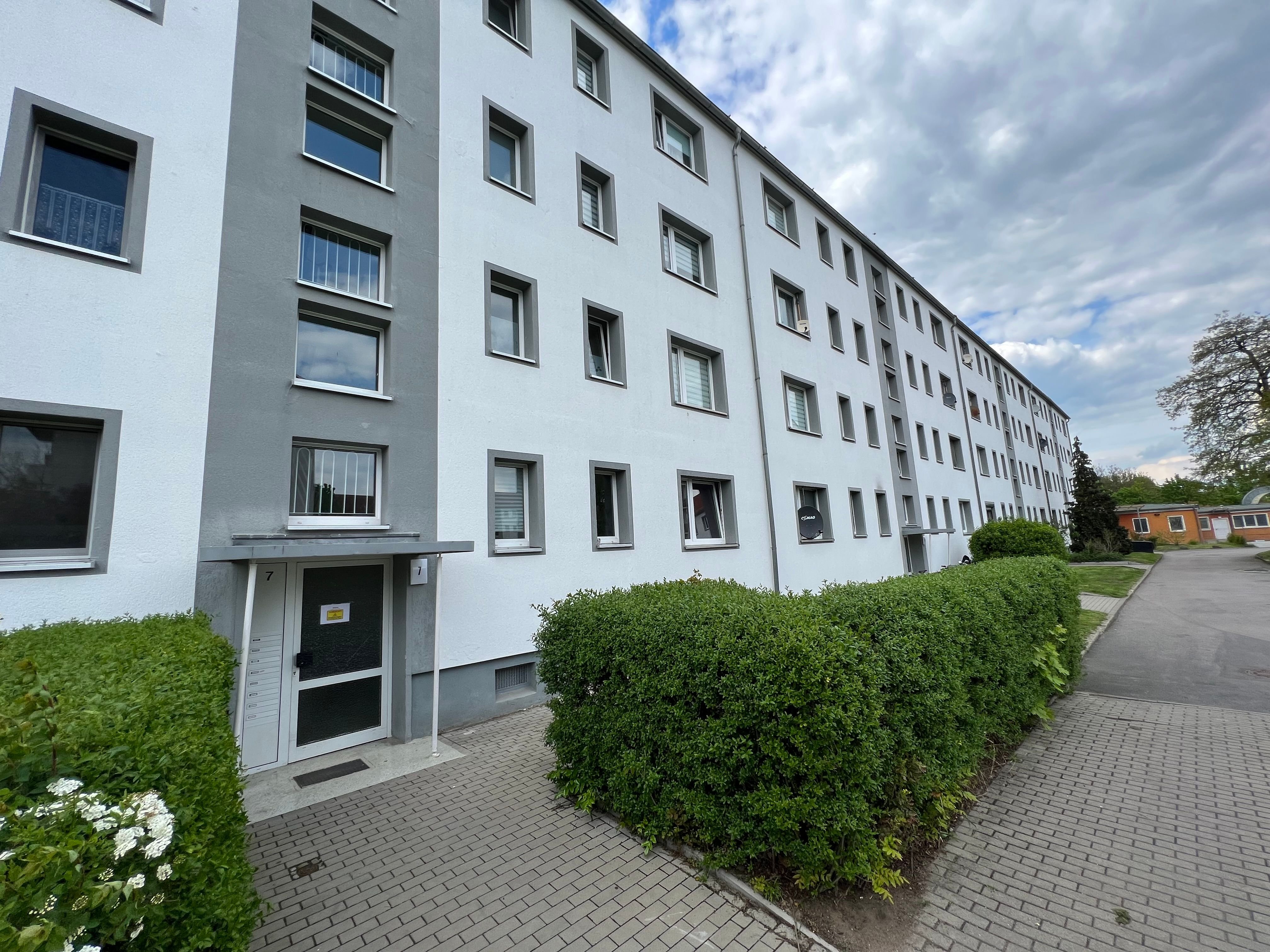 Wohnung zur Miete 455 € 4 Zimmer 70 m²<br/>Wohnfläche ab sofort<br/>Verfügbarkeit Gerhart-Hauptmann-Straße 13 Wolfen Bitterfeld-Wolfen 06766