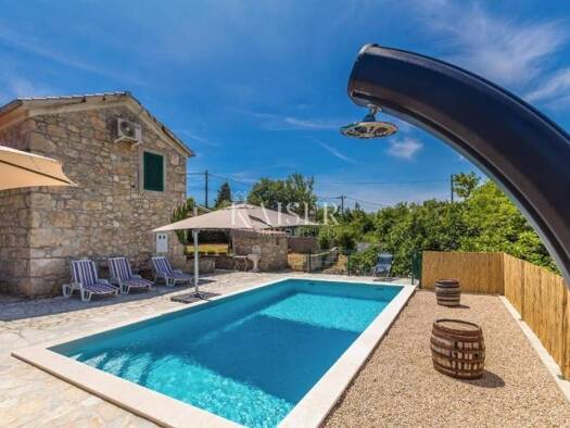 Haus zum Kauf 525.000 € 3 Zimmer 104 m² Rasopasno, Dobrinj Dobrinj