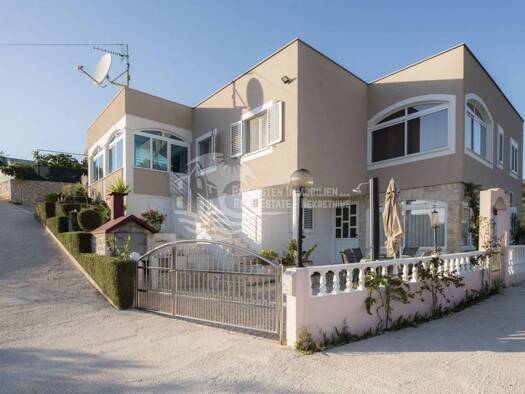 Einfamilienhaus zum Kauf 560.000 € 8 Zimmer 184 m² Rogoznica Rogoznica 22203