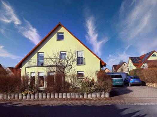 Doppelhaushälfte zum Kauf 397.000 € 5 Zimmer 118 m² 313 m² Grundstück frei ab sofort Bürgermeister-Krafft-Straße 1 Lonnerstadt 91475