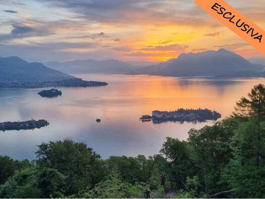 Villa zum Kauf 1.350.000 € 7 Zimmer 292 m² 2.850 m² Grundstück frei ab sofort via Someraro 49 Stresa