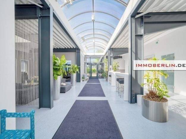 Bürogebäude zum Kauf als Kapitalanlage geeignet 1.800.000 € 839 m² 2.026 m² Grundstück Ludwigsfelde 14974