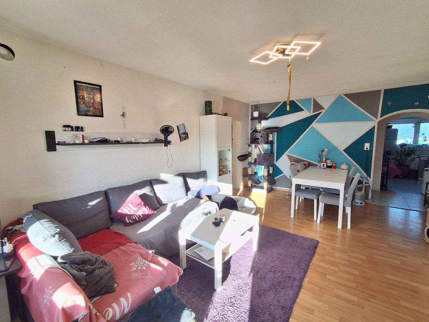 Immobilie in Lottstetten - Großzügige 4-Zimmer-Wohnung mit Balkon, Büro und Einzelgarage - Bild 2