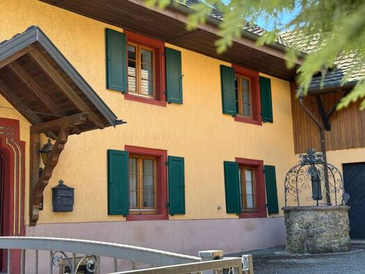 Bauernhaus zum Kauf 1.200.000 € 12 Zimmer 304 m² 1.170 m² Grundstück frei ab sofort Rheintalstraße 27 Adelhausen Rheinfelden (Baden) 79618