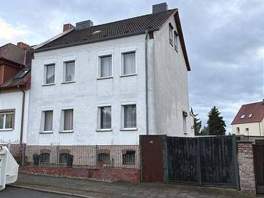 Doppelhaushälfte zum Kauf 315.000 € 5 Zimmer 120 m² 351 m² Grundstück frei ab sofort Lieskau Salzatal 06198