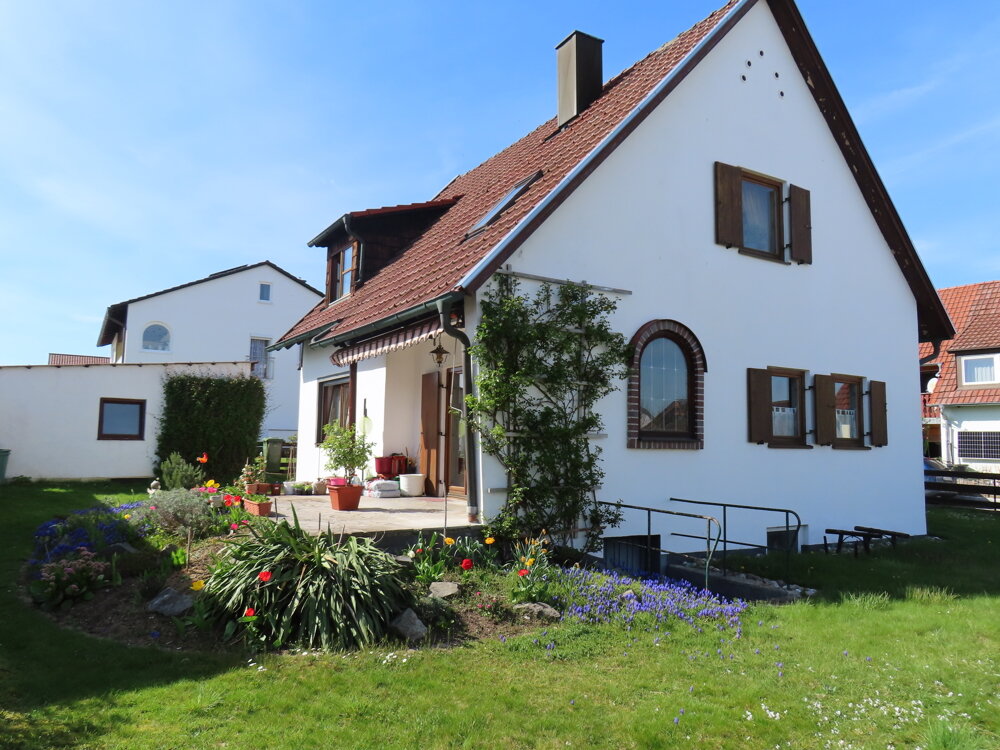 Einfamilienhaus zum Kauf 299.000 € 4 Zimmer 101 m²<br/>Wohnfläche 453 m²<br/>Grundstück ab sofort<br/>Verfügbarkeit Ergoldsbach Ergoldsbach 84061