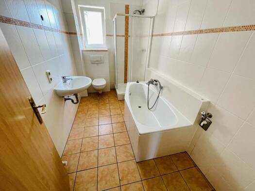 Wohnung zur Miete 410 € 3 Zimmer 68,5 m² 3. Geschoss Eisenbahnstraße 1 Innenstadt Gera 07545