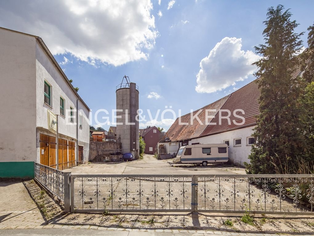 Grundstück zum Kauf 1.500.000 € 1.999 m²<br/>Grundstück Burgfarrnbach 93 Fürth 90768