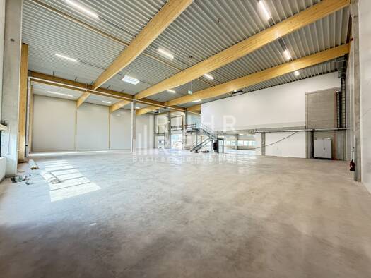 Lagerhalle zur Miete provisionsfrei 2.740 m² Lagerfläche teilbar ab 1.370 m² Norf Neuss 41469