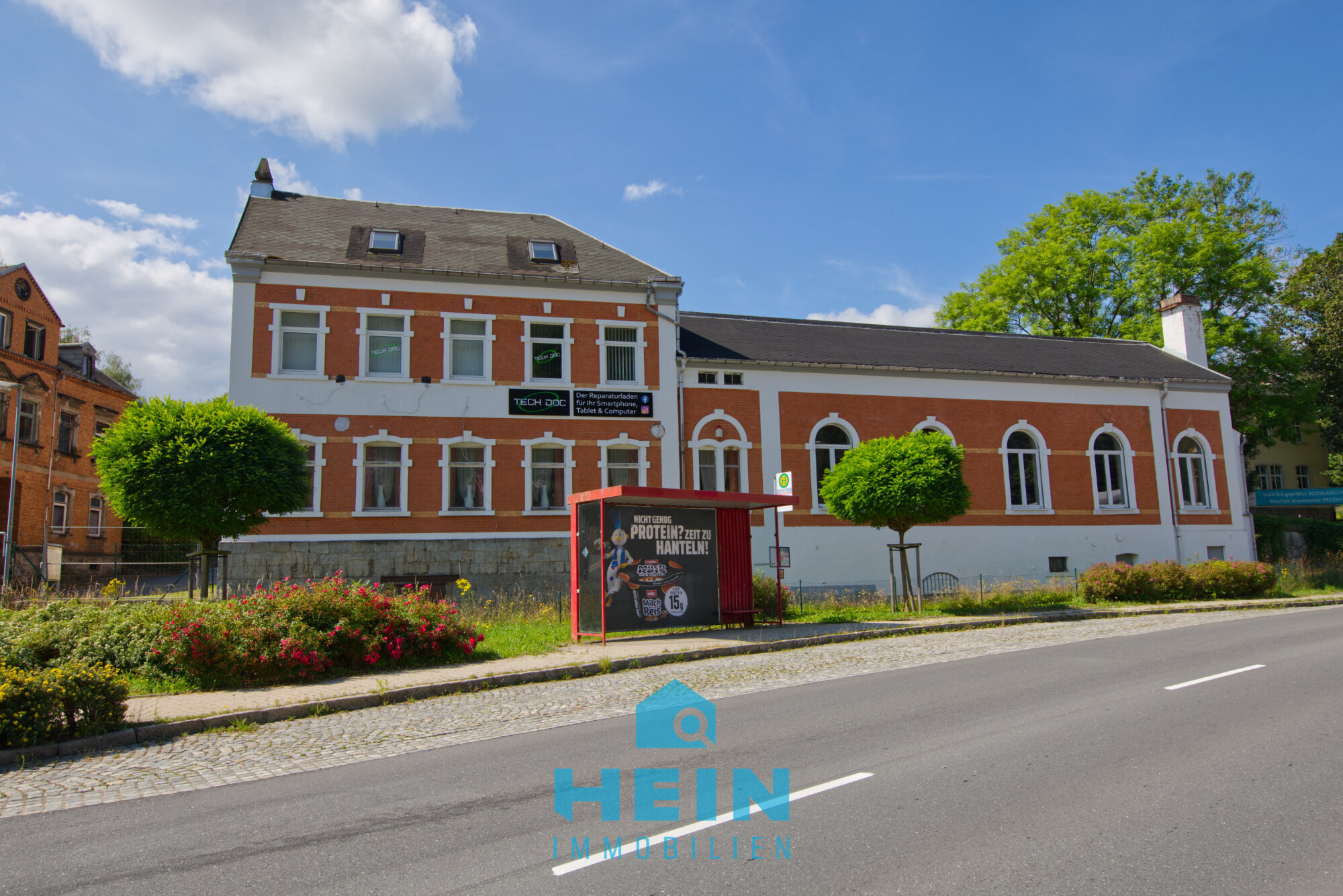 Wohn- und Geschäftshaus zum Kauf als Kapitalanlage geeignet 225.000 € 720 m²<br/>Fläche 1.724 m²<br/>Grundstück Ricarda-Huch-Straße 2 Aue-Bad Schlema 08280