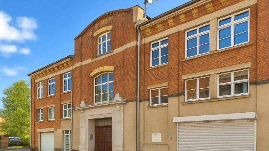 Stadthaus zur Versteigerung 215.000 € 8 Zimmer 244 m² 751 m² Grundstück frei ab sofort Eilenburg 04838