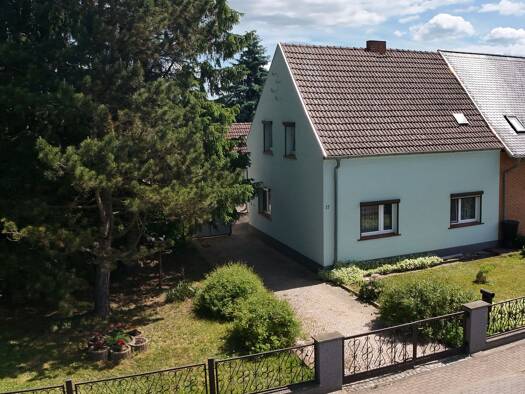 Doppelhaushälfte zum Kauf provisionsfrei 129.000 € 4 Zimmer 114 m² 937 m² Grundstück Küstrin-Kietz Küstriner Vorland 15328