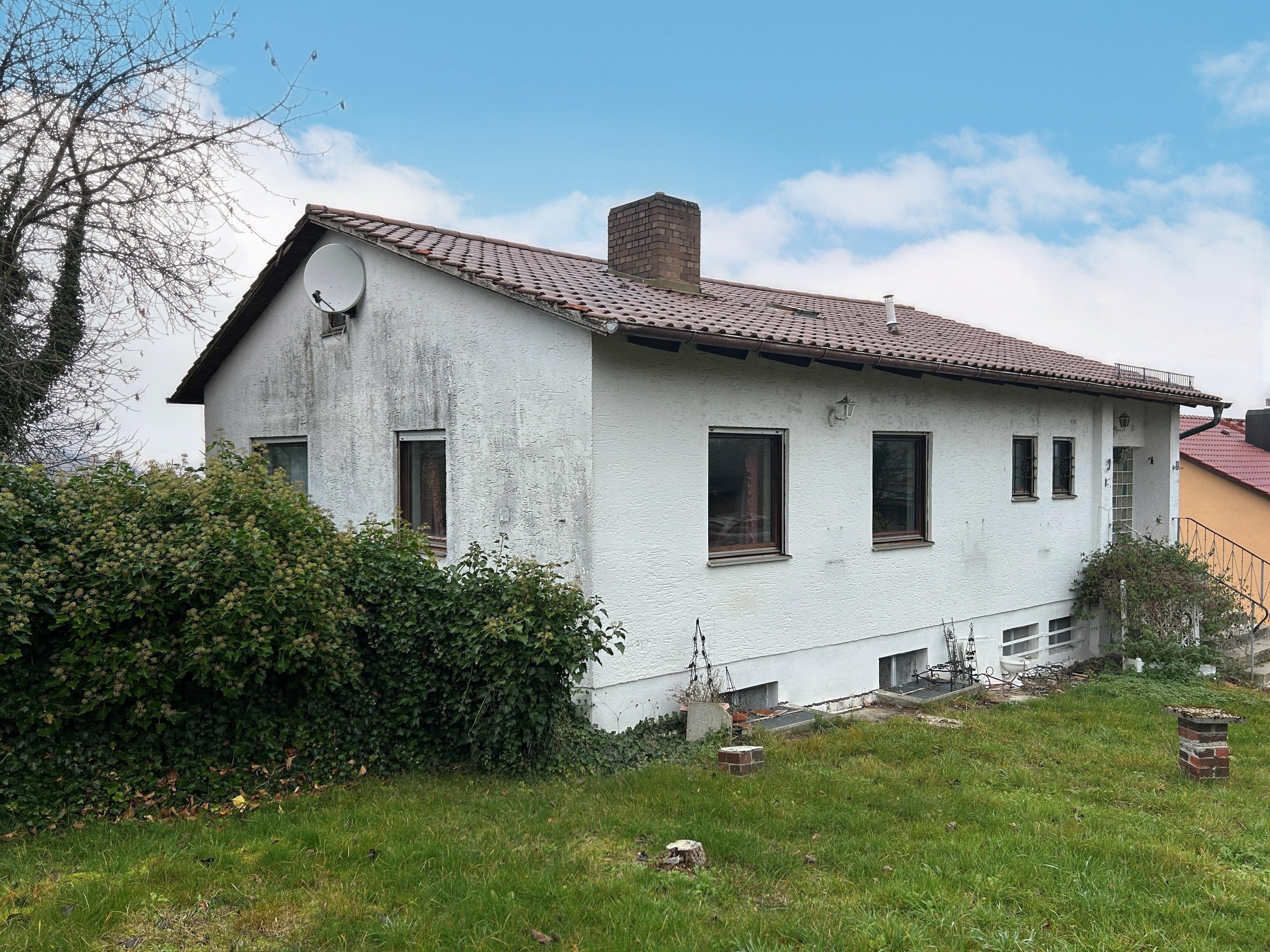 Mehrfamilienhaus zum Kauf 199.000 € 9 Zimmer 147 m²<br/>Wohnfläche 905 m²<br/>Grundstück Falkenstein Falkenstein 93167