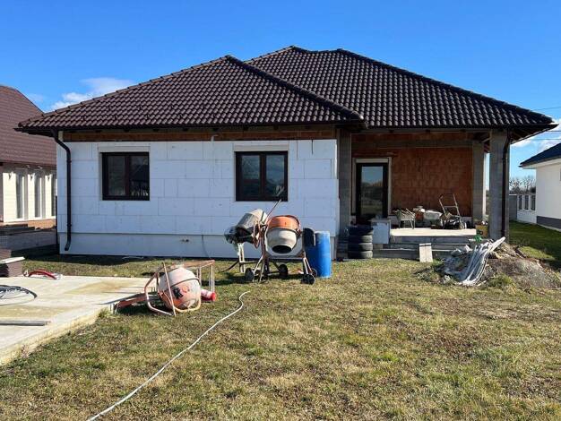 Einfamilienhaus zur Versteigerung provisionsfrei 4 Zimmer 121 m² 1.020 m² Grundstück frei ab sofort Rábapaty 9641
