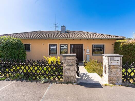 Einfamilienhaus zum Kauf 765.000 € 8 Zimmer 208 m² 882 m² Grundstück Würzburg 97080