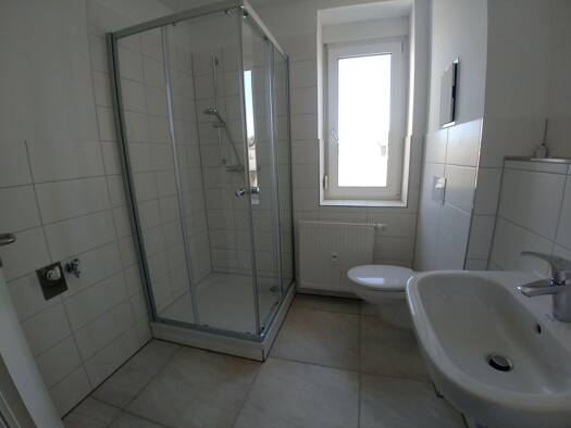 Wohnung zur Miete 370 € 3 Zimmer 74,5 m² 1 Geschosse frei ab 01.10.2026 Greiz Greiz 07973