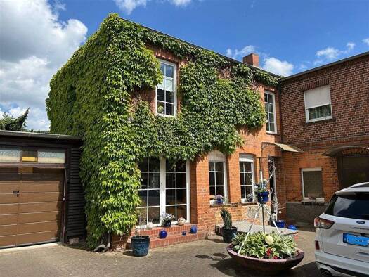 Einfamilienhaus zum Kauf 250.000 € 11 Zimmer 285 m² 596 m² Grundstück Coswig Coswig (Anhalt) 06869