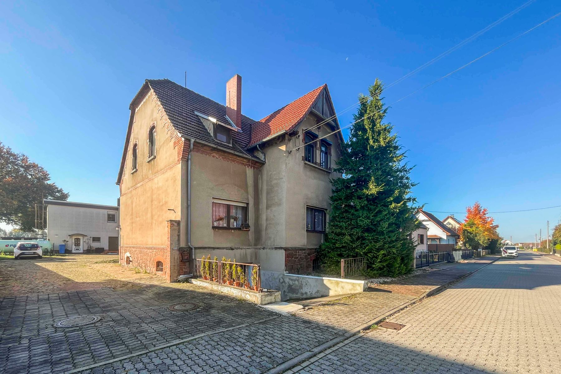 Immobilie zum Kauf als Kapitalanlage geeignet 99.500 € 7 Zimmer 208,9 m²<br/>Fläche 375 m²<br/>Grundstück Nauendorf Wettin-Löbejün 06193